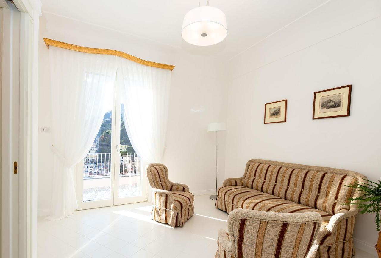 Amore Rentals - Palazzo Della Storia Amalfi Exteriör bild