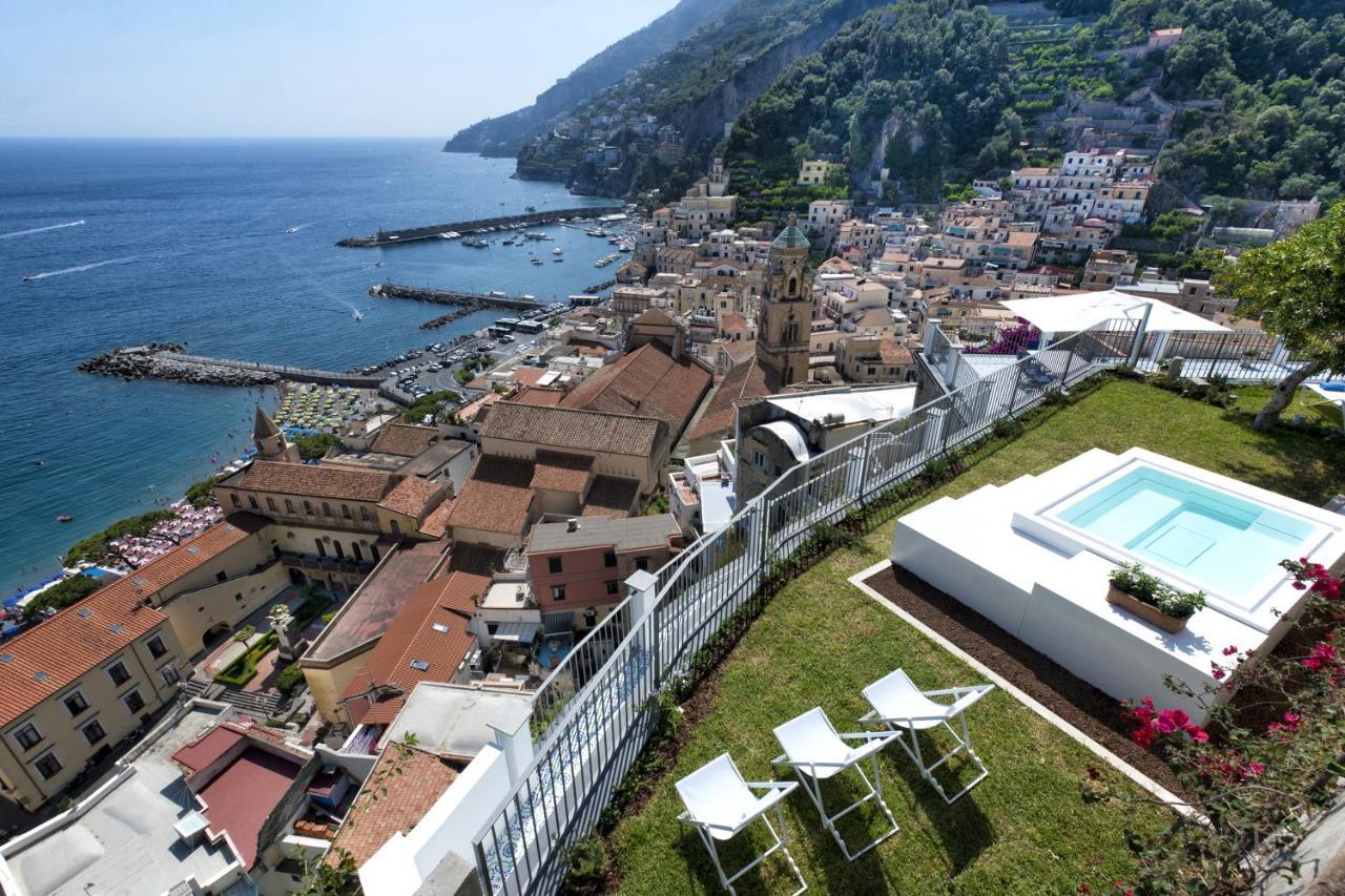 Amore Rentals - Palazzo Della Storia Amalfi Exteriör bild