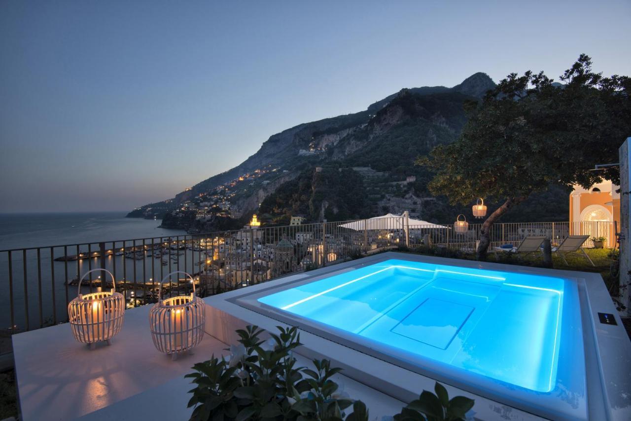 Amore Rentals - Palazzo Della Storia Amalfi Exteriör bild