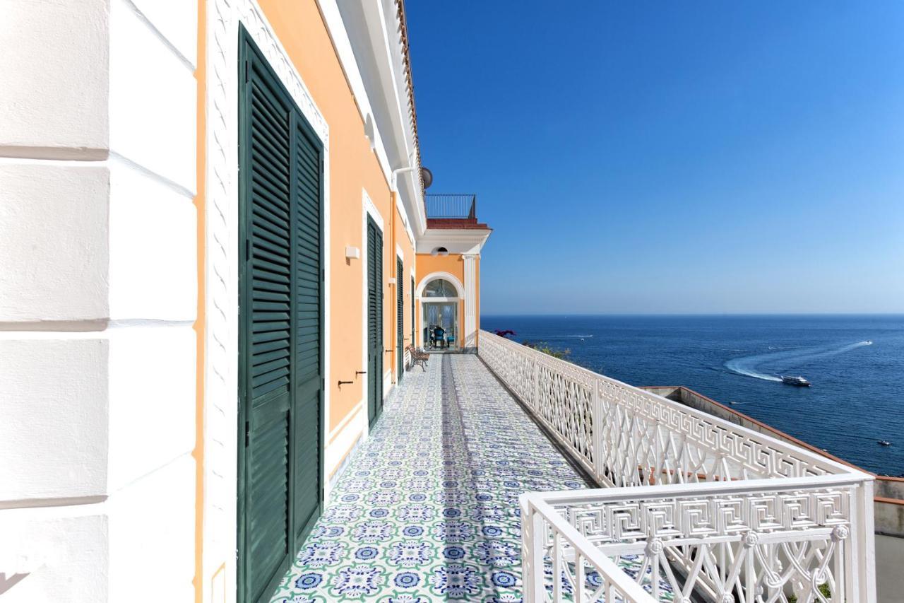 Amore Rentals - Palazzo Della Storia Amalfi Exteriör bild