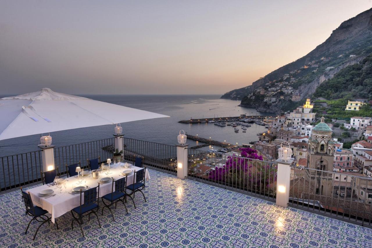Amore Rentals - Palazzo Della Storia Amalfi Exteriör bild