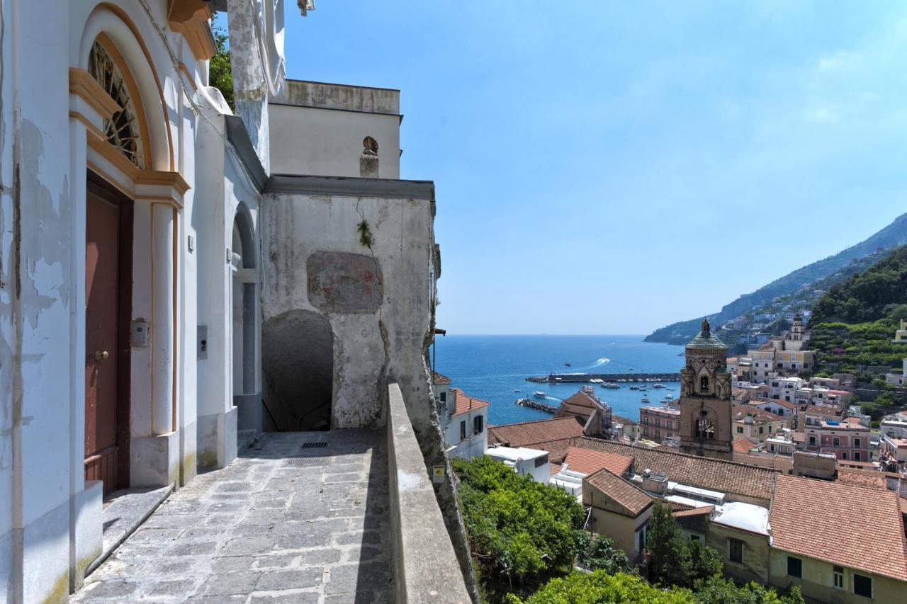 Amore Rentals - Palazzo Della Storia Amalfi Exteriör bild