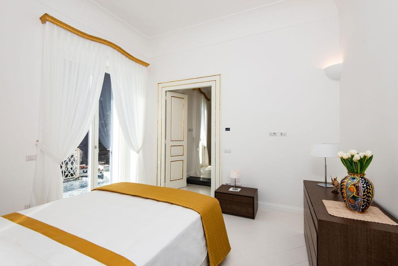 Amore Rentals - Palazzo Della Storia Amalfi Exteriör bild