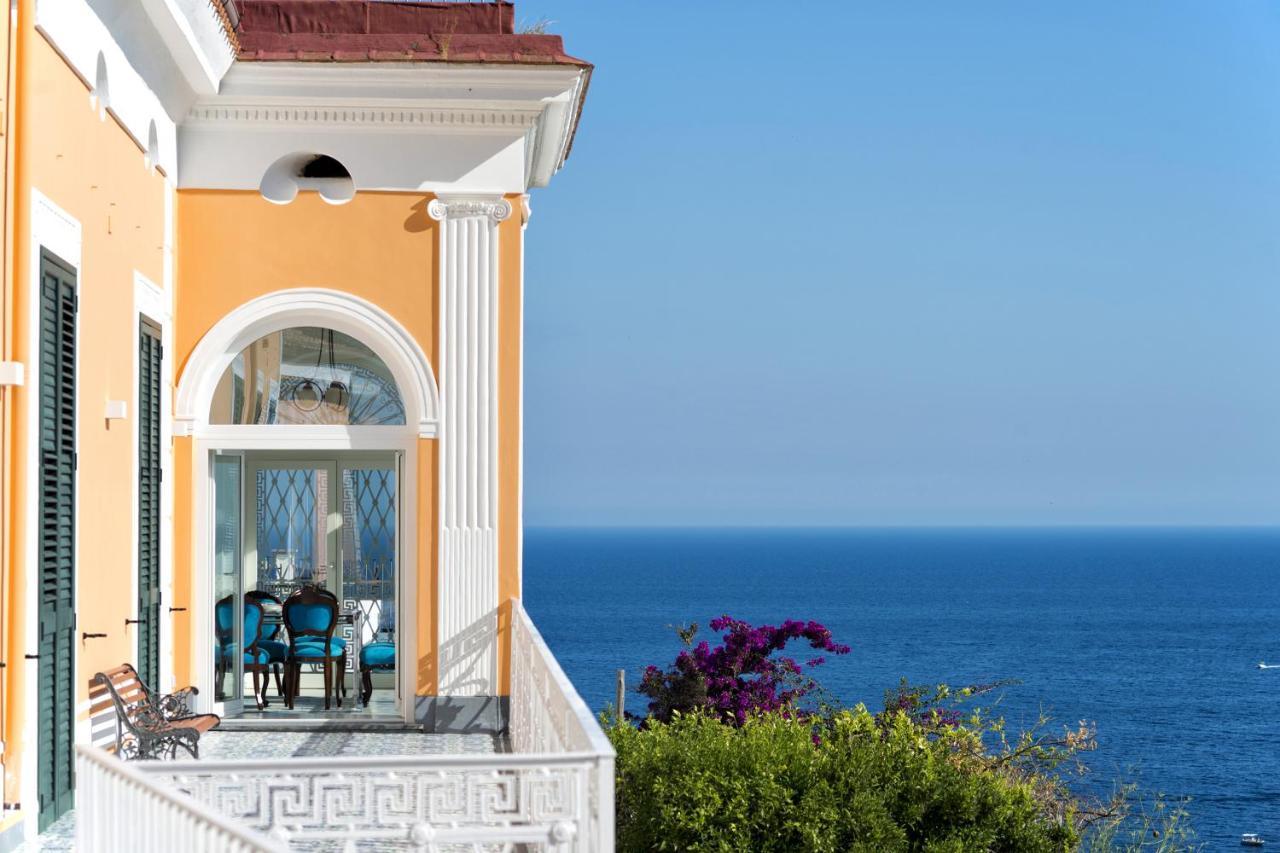 Amore Rentals - Palazzo Della Storia Amalfi Exteriör bild